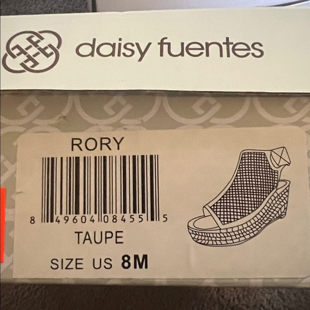 Daisy Fuentes Rory Tan Wedges - Picture 4 of 4
